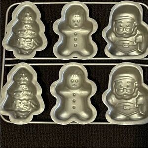 Holiday Cake Mold Set: Santa, Snowman, Gingerbread